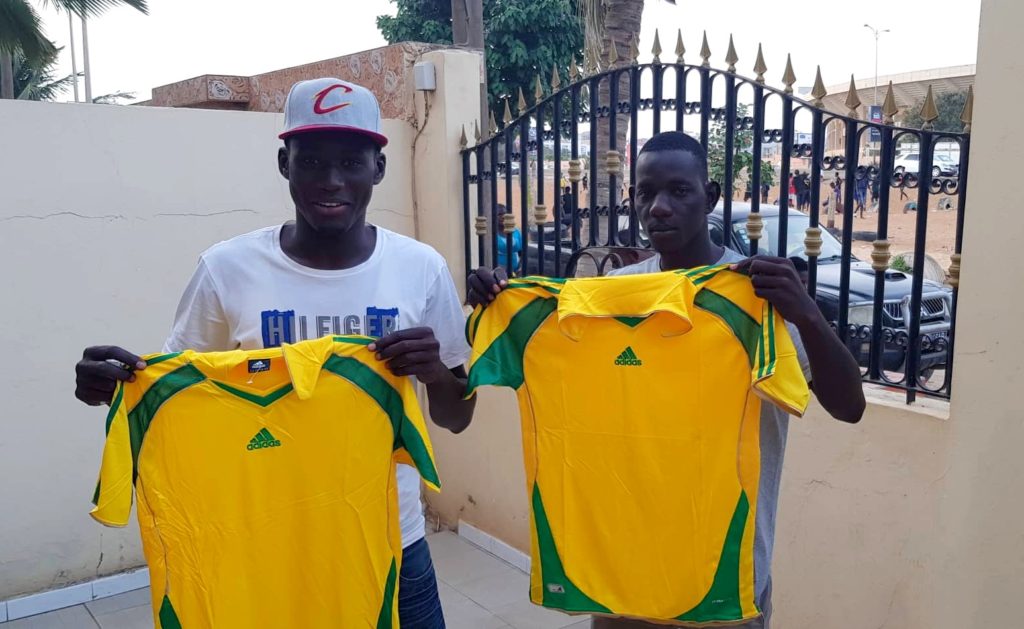 Amadou Ka offre un jeu de maillots à l’ASC de Goudoudé